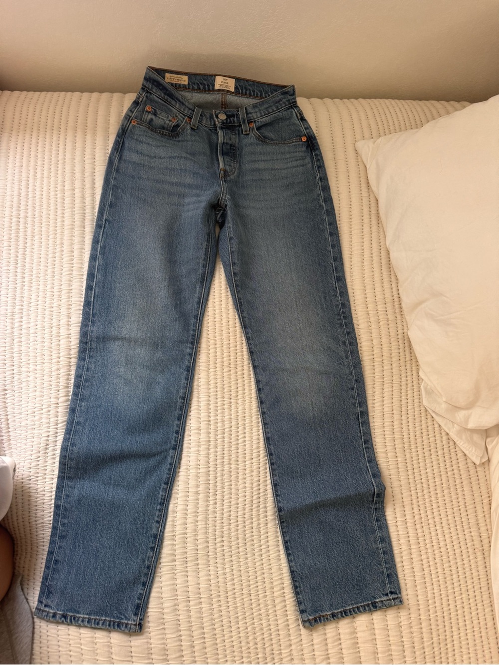 Levi’s 501 Curve Jeans in Medium Wash